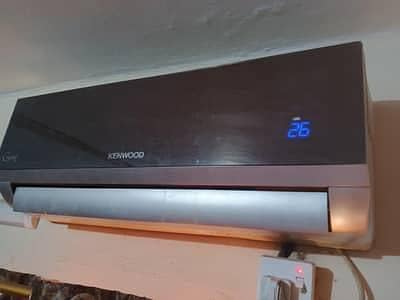 Kenwood Crystal 1 Ton AC for Sale in good condition