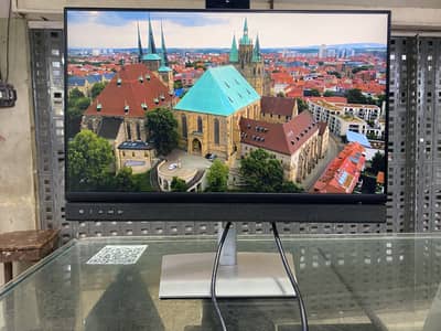 Dell 24 inch borderlesw type c display buit in speaker