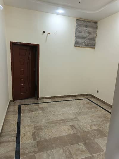 4.25MARLA LOWER PORTION AVAILABLE FOR RENT IN SADAT COOPERATIVE SOCIETY (COLLEGE TWON) NEAR TO MILITARY ACCOUNT SOCIETY COLLEGE ROAD LAHORE