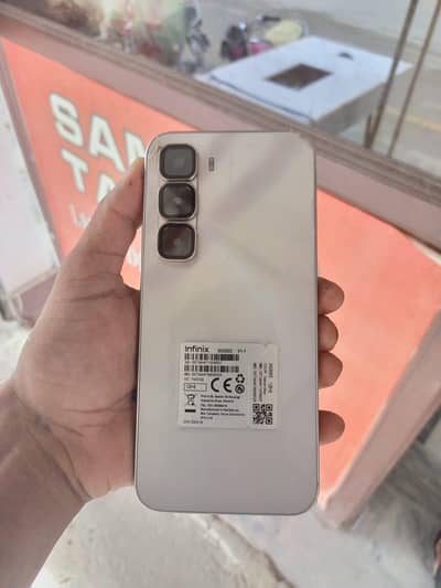 infinix hot 60 pro 8=128 box chrjar hiy Saman complete 8 month warran