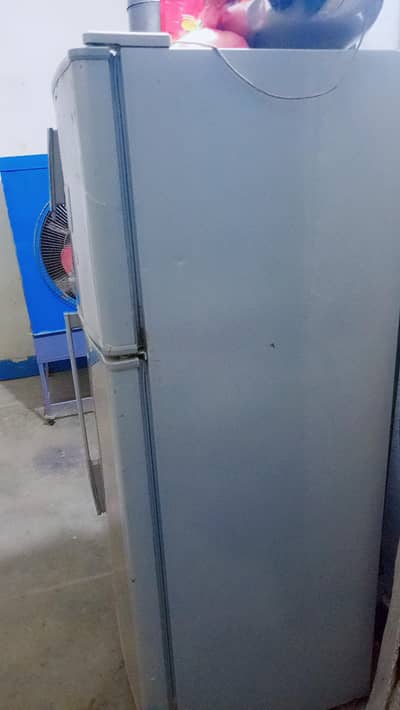 Dawlance refrigerator medium size used all ok