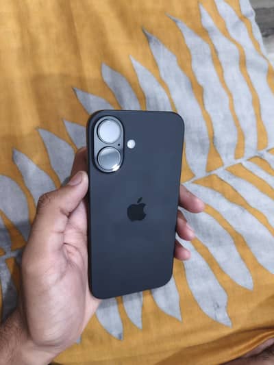 Apple iPhone 16
