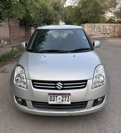 Suzuki Swift 1.3 DLX Navigation 2015. Totel Genuine.