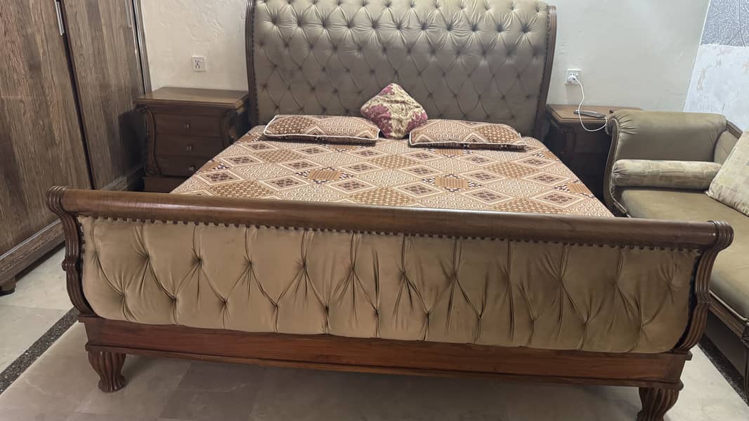 King size bed 1