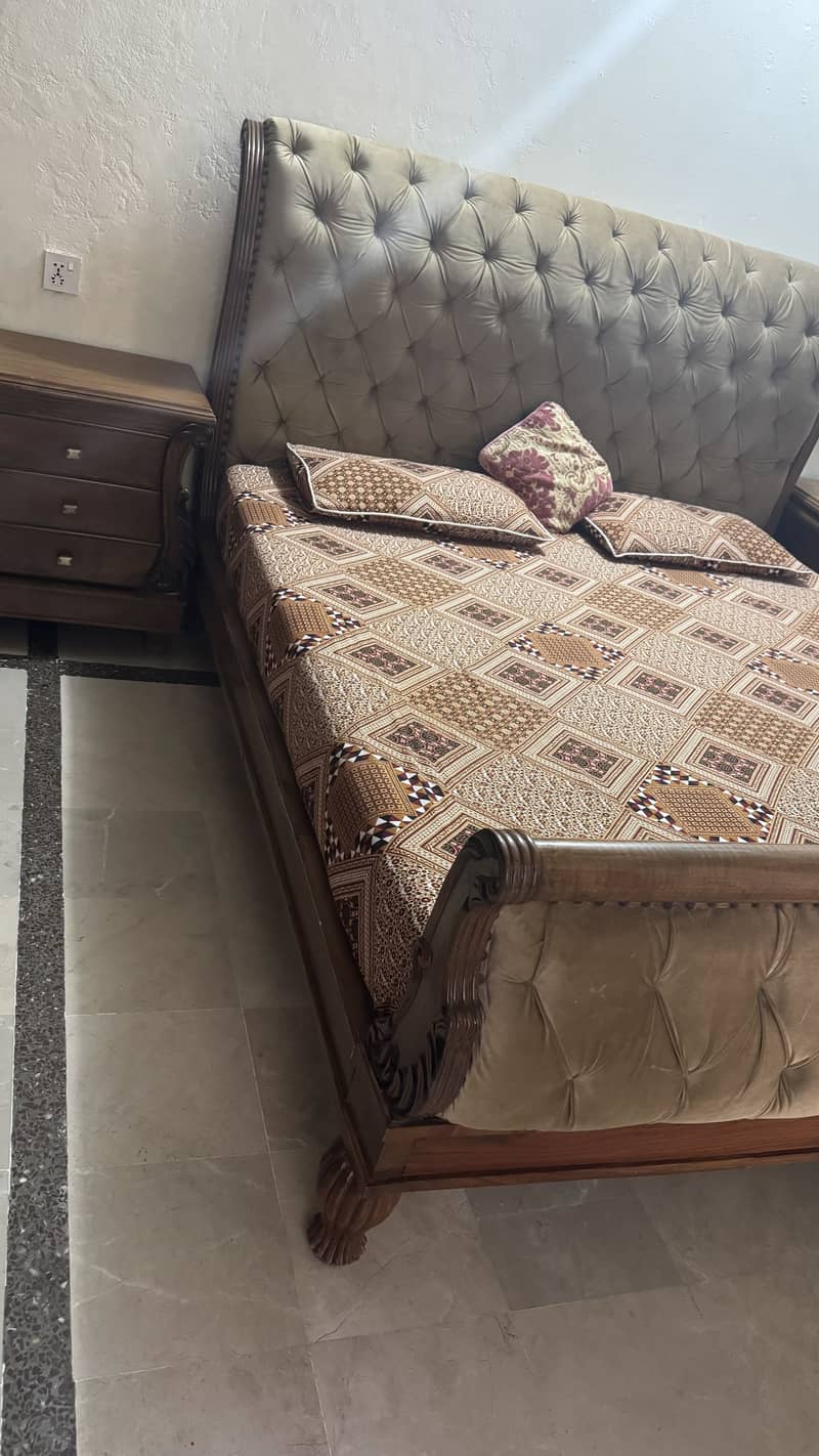 King size bed 2