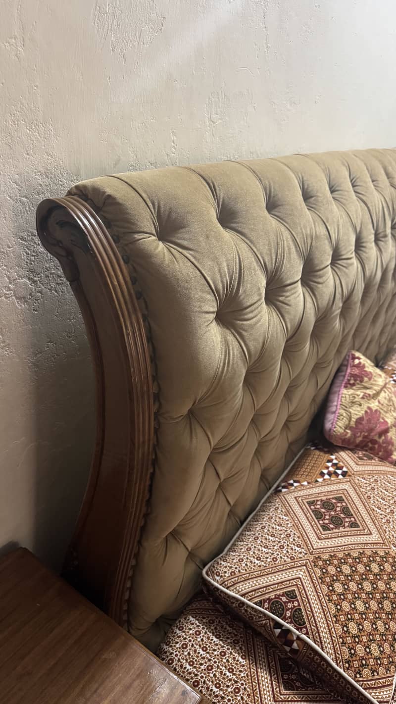 King size bed 4
