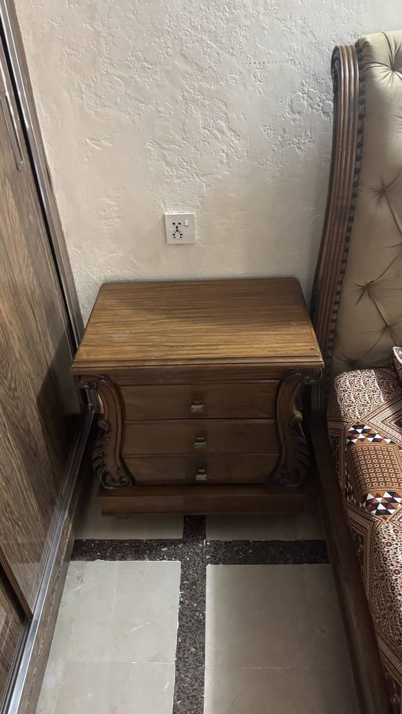 King size bed 5