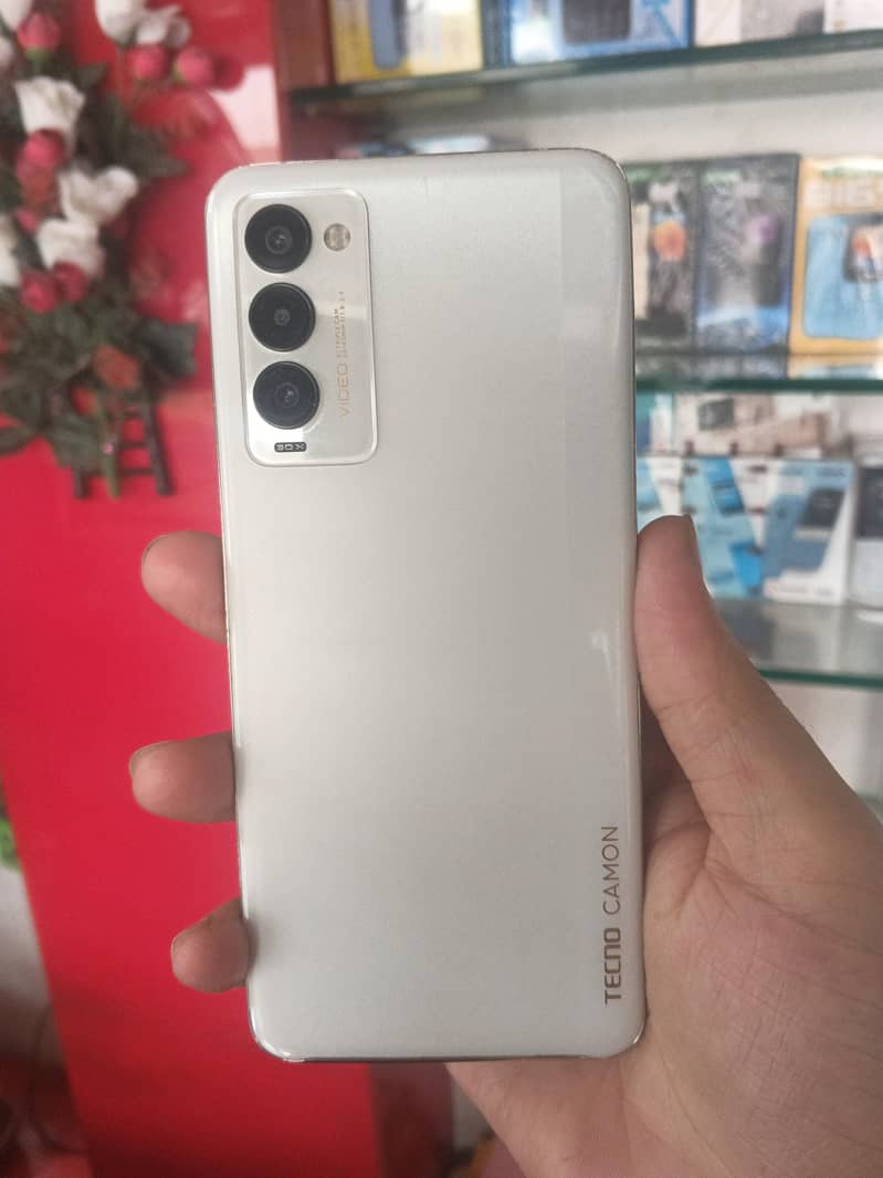 Tecno Camon 18P 0