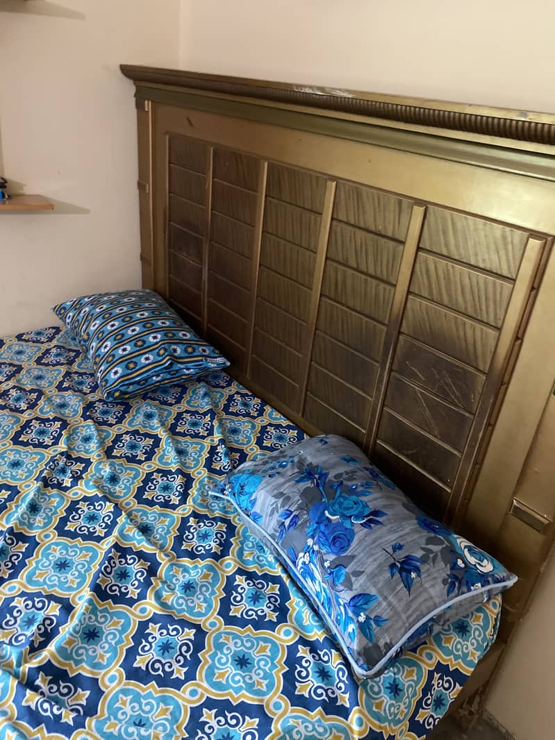 King size bed 1