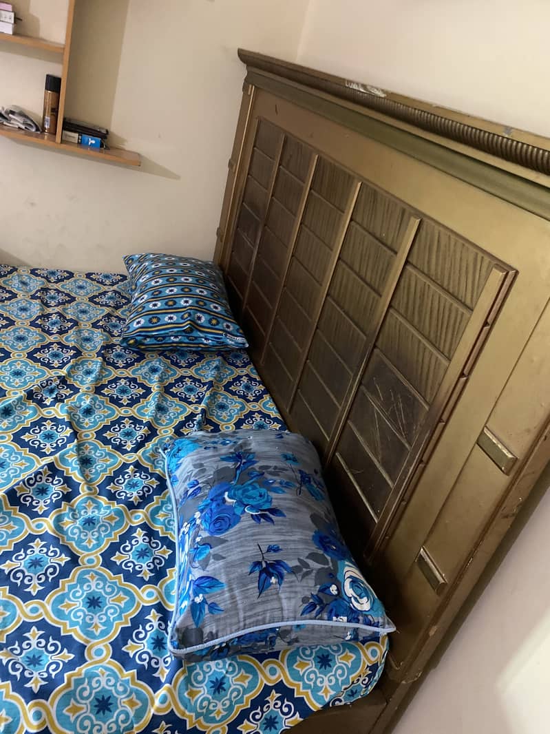 King size bed 3