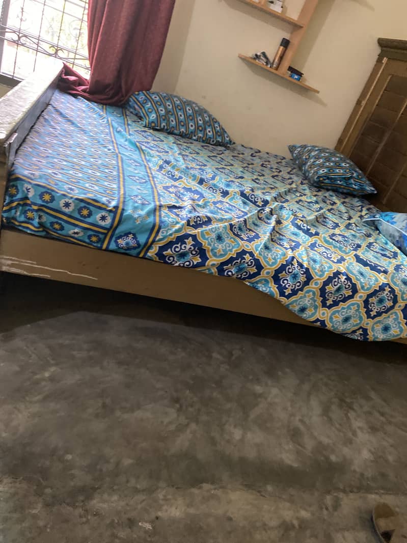 King size bed 4