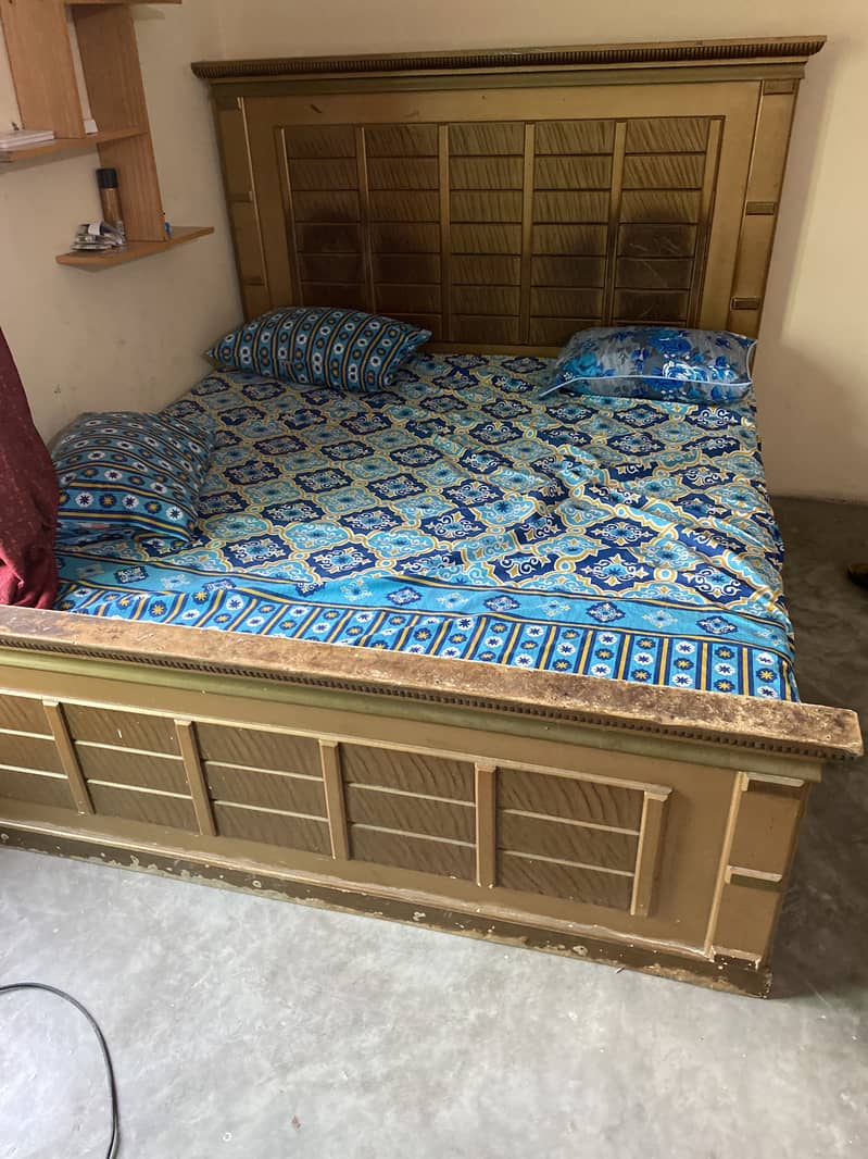 King size bed 7