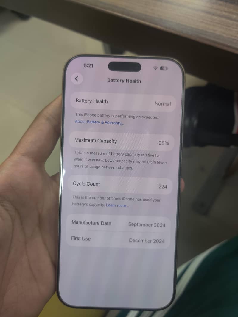 IPhone 16 Pro Max 2