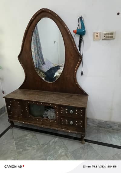 dressing table