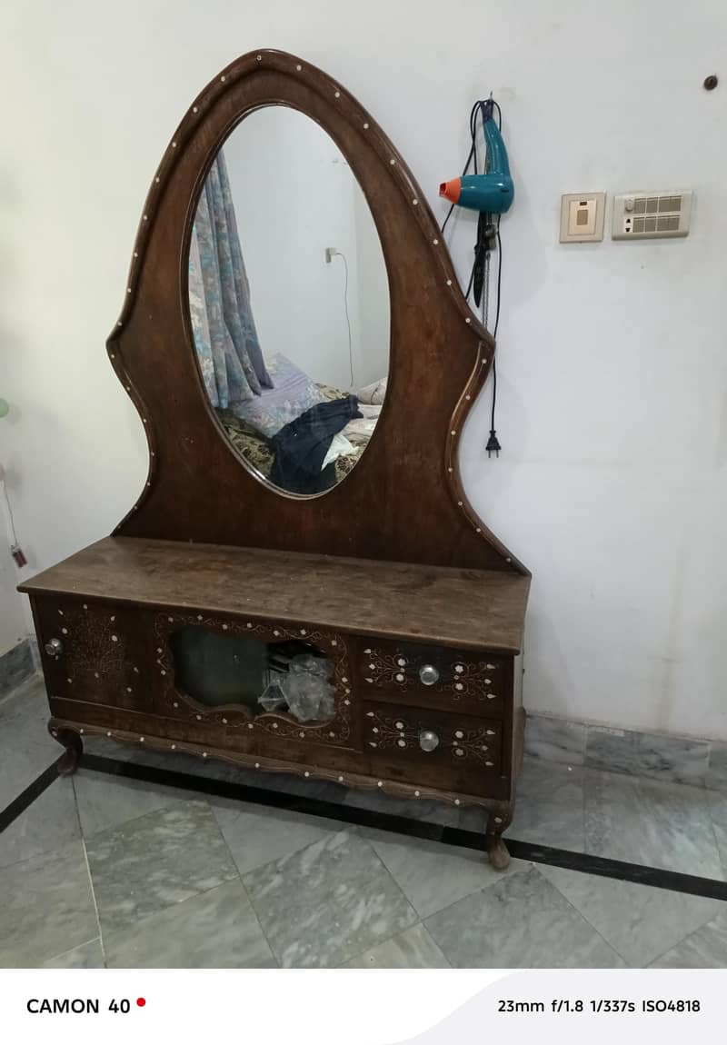 dressing table 0