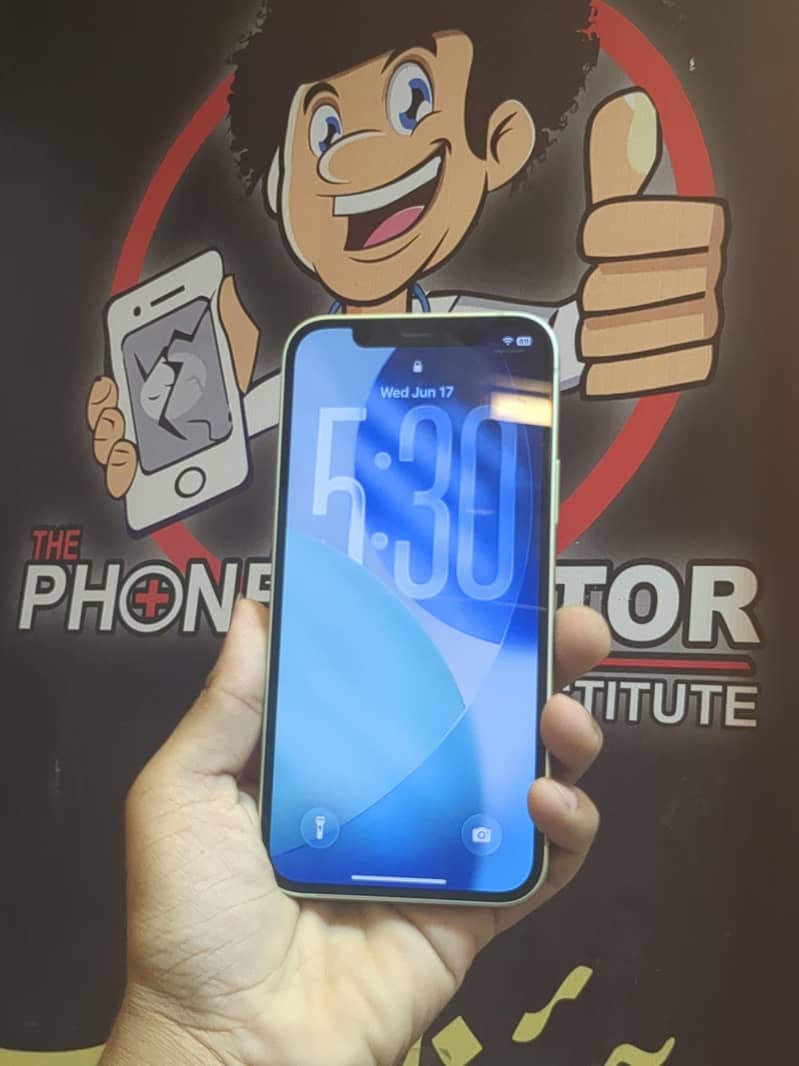 Apple iPhone 12 1