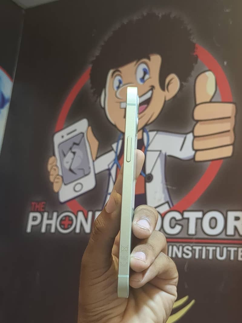 Apple iPhone 12 3