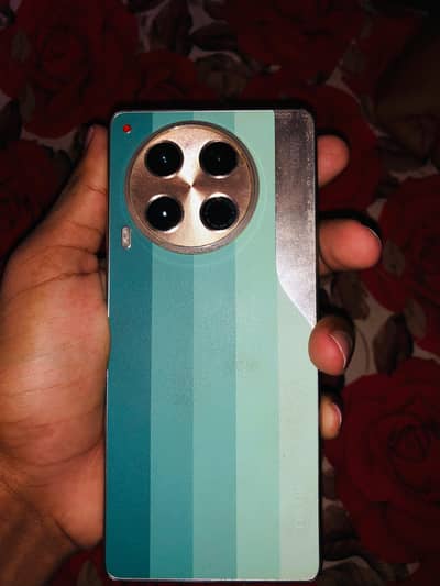 Tecno CAMON 30