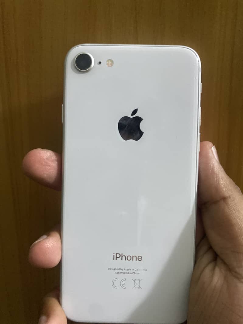 Apple iPhone 8 1
