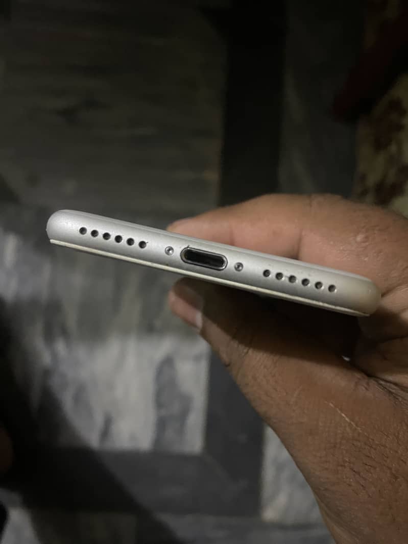 Apple iPhone 8 2