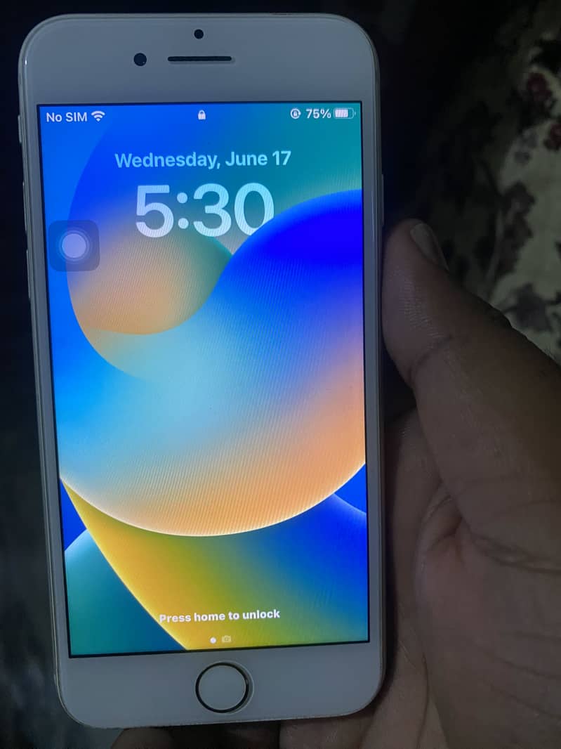 Apple iPhone 8 3