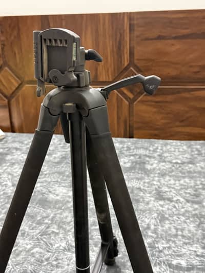 DSLR tripod Cullman 3 legged 360* rotatable