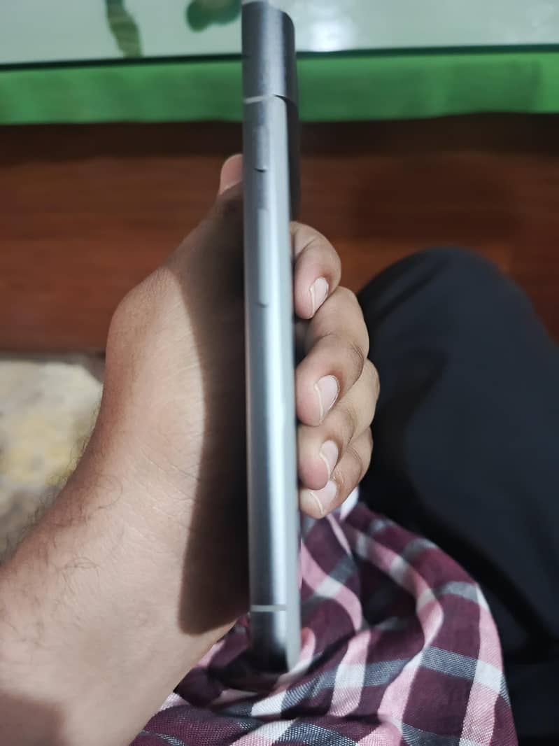 Google Pixel 8 5