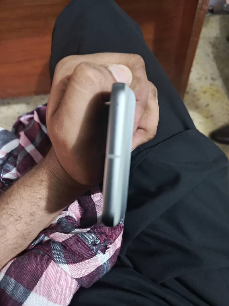 Google Pixel 8 6