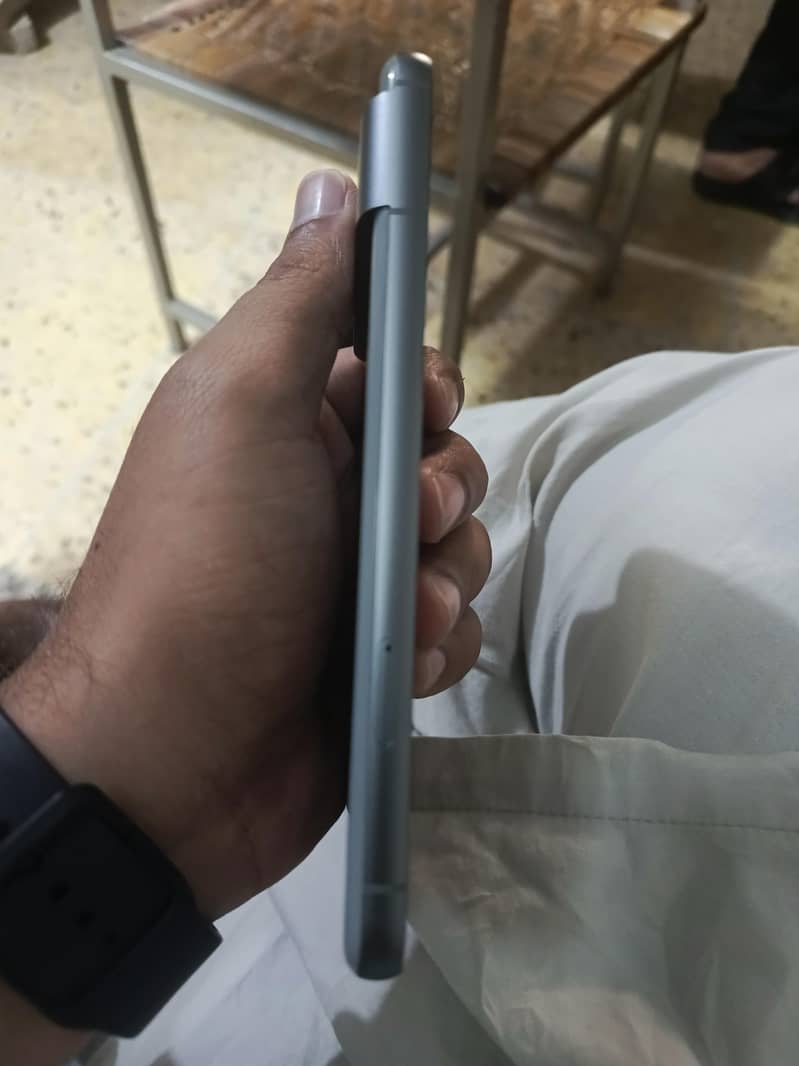 Google Pixel 8 7