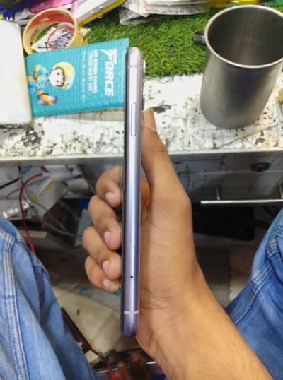 Apple iPhone 11