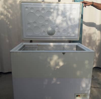haier deep freezer in good working condition