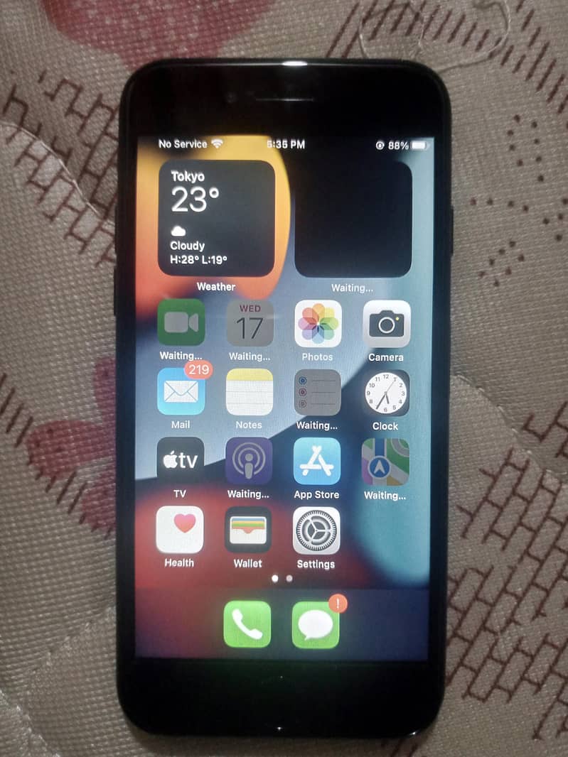 Apple iPhone 7 0