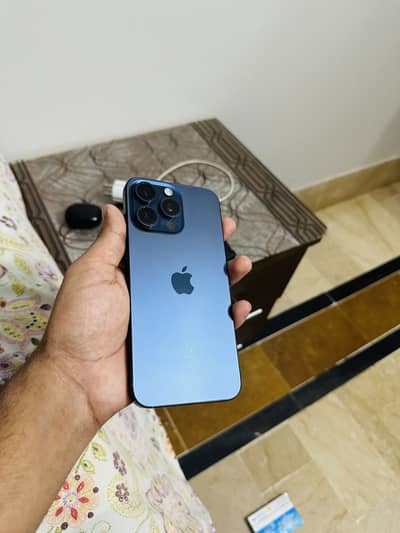 Iphone 15 pro max -256 gb - Factory unlock