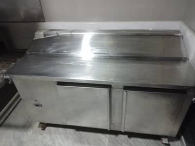 Compact deep fryer, dough machine, salad bar and belt oven for sale