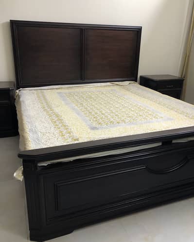 King size bed with dresser