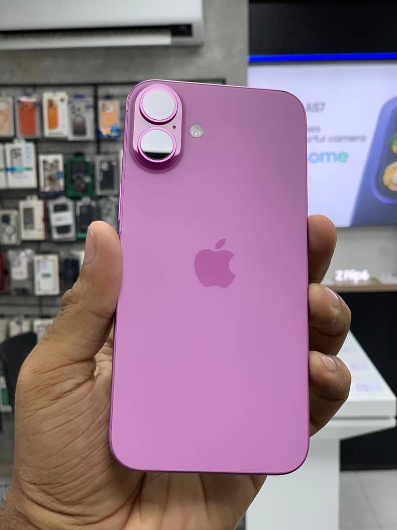 Apple iPhone 16 Plus 4
