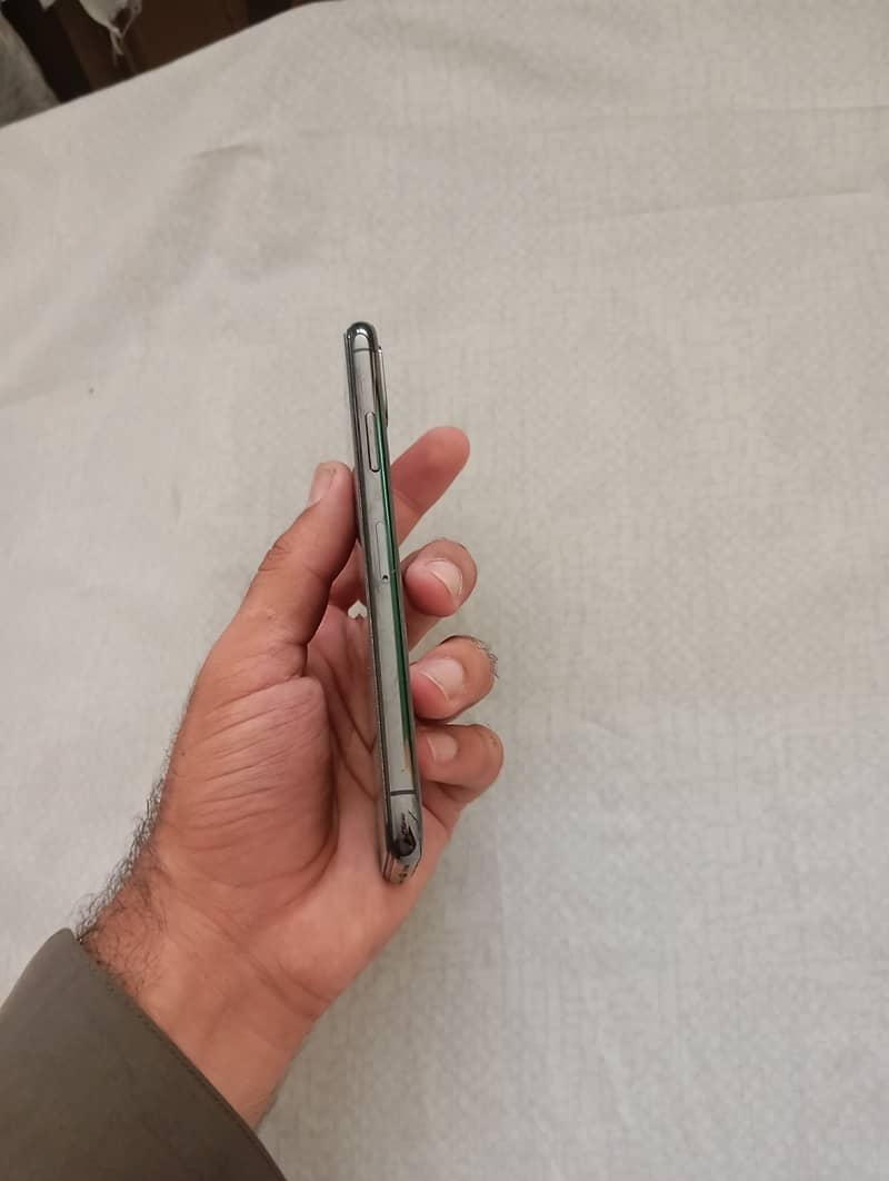 Apple iPhone X 1