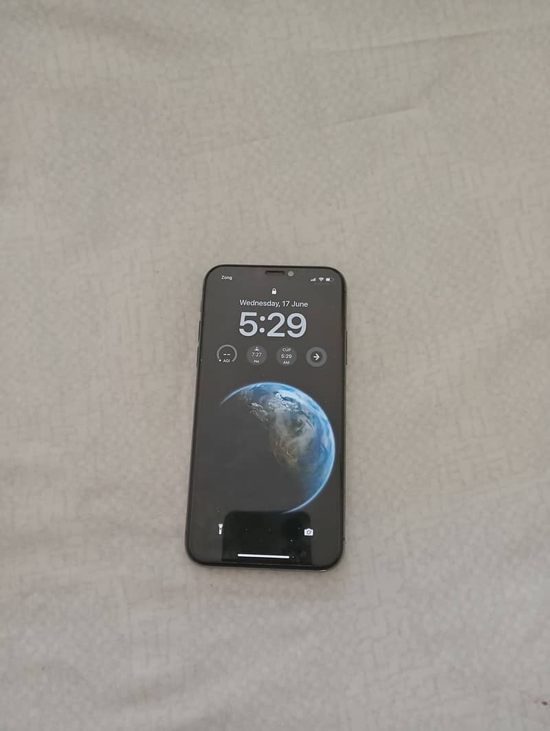 Apple iPhone X 3