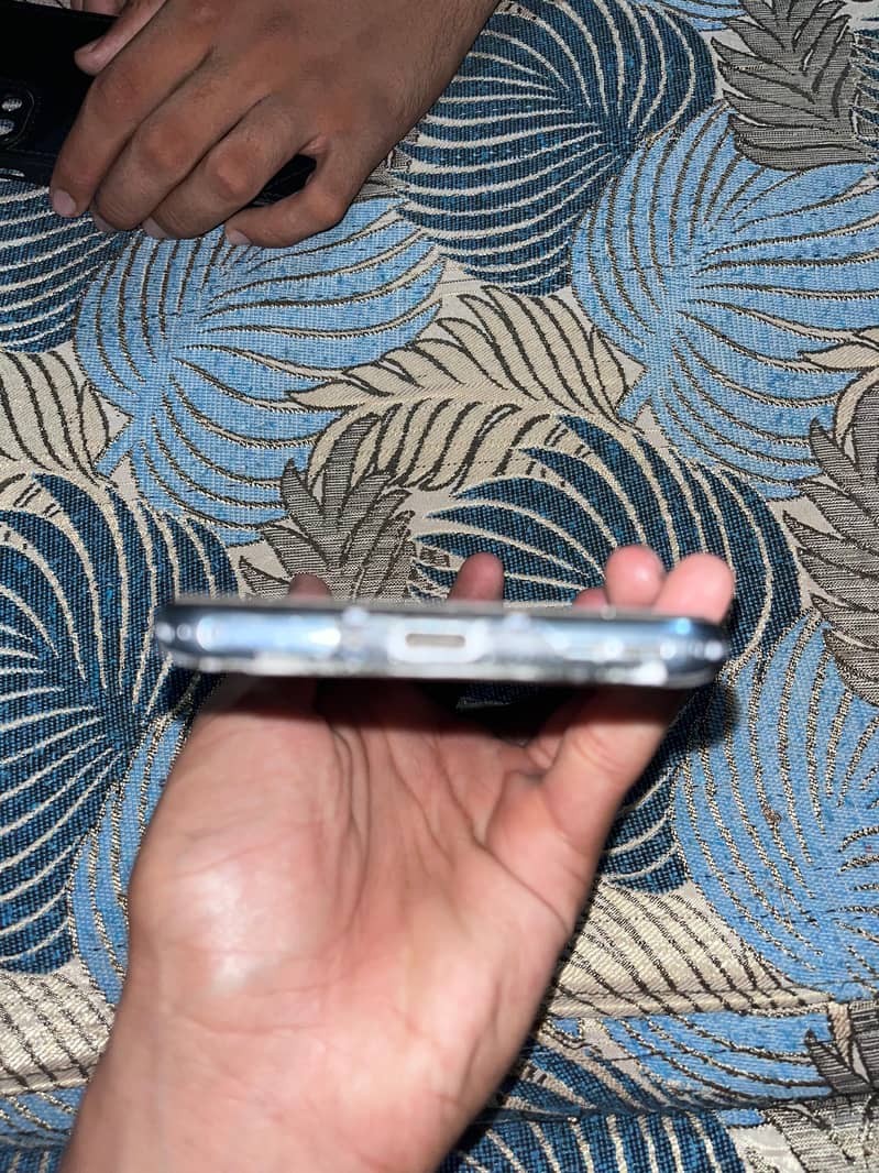 One Plus 8T 4