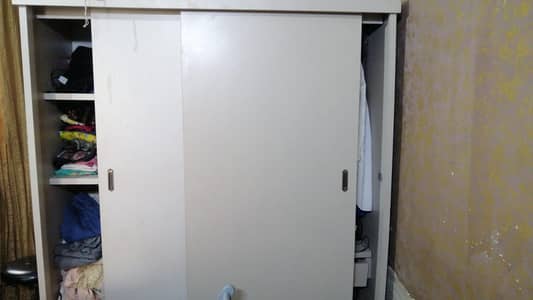 sliding wardrobe big size good condition