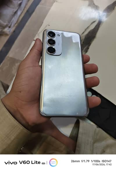 Tecno Spark 40 pro plus with box charger