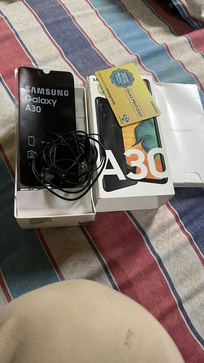 Samsung A30 4/64 box and orginal handfree WhatsApp 03/09/66/17/122