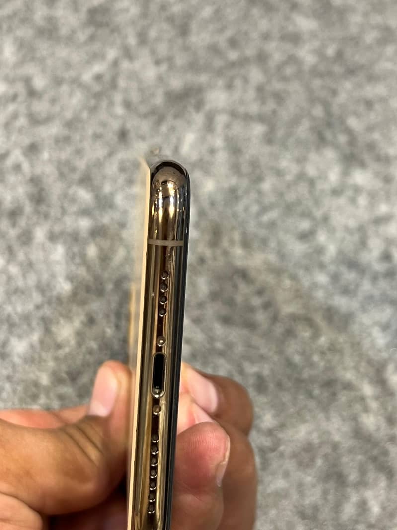 Apple iPhone 11 Pro Max 1