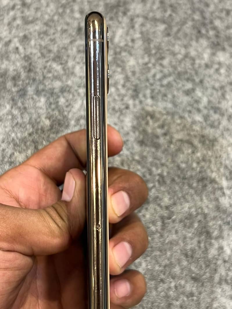 Apple iPhone 11 Pro Max 3