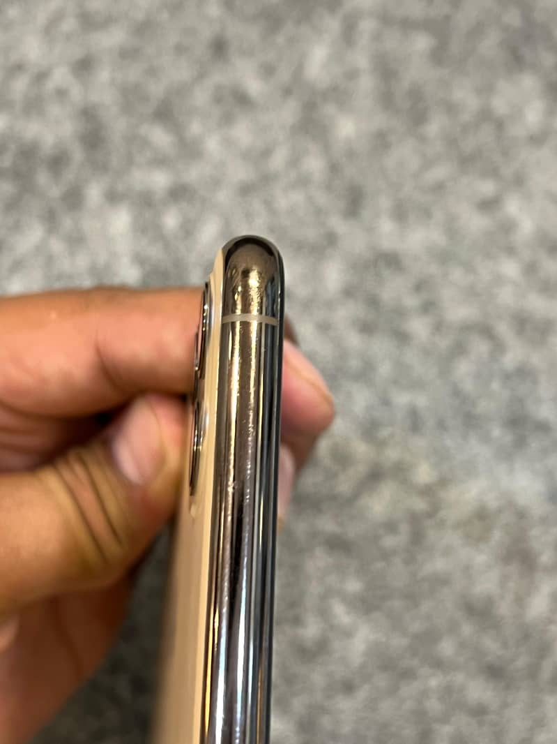 Apple iPhone 11 Pro Max 5