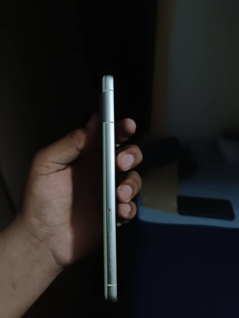 Google Pixel 7 4