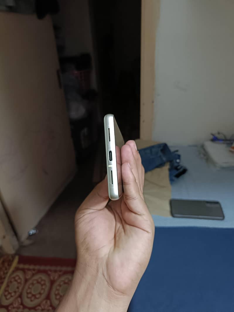 Google Pixel 7 5