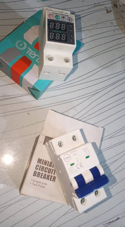 ampair volte protection/circuit breaker