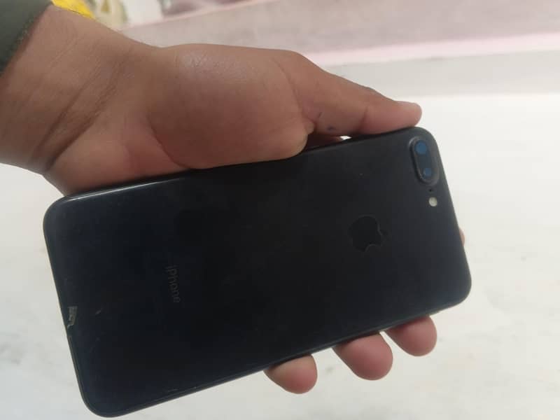 Apple iPhone 7 Plus 1