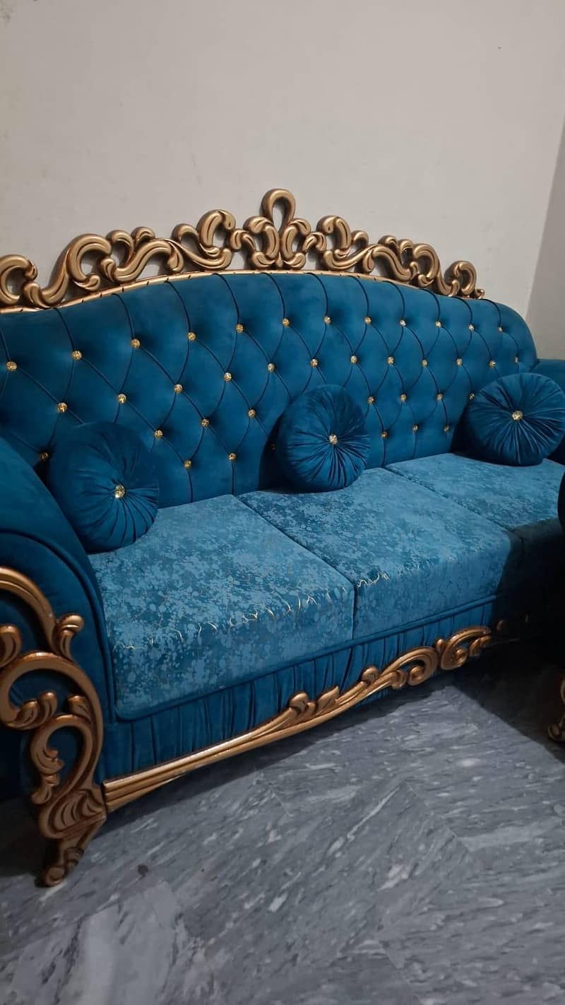 crown sofa 2